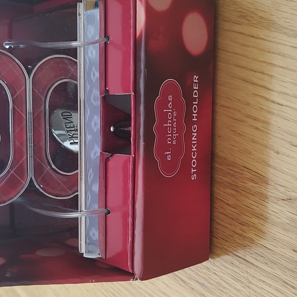 Stocking holder - Picture 2 of 4